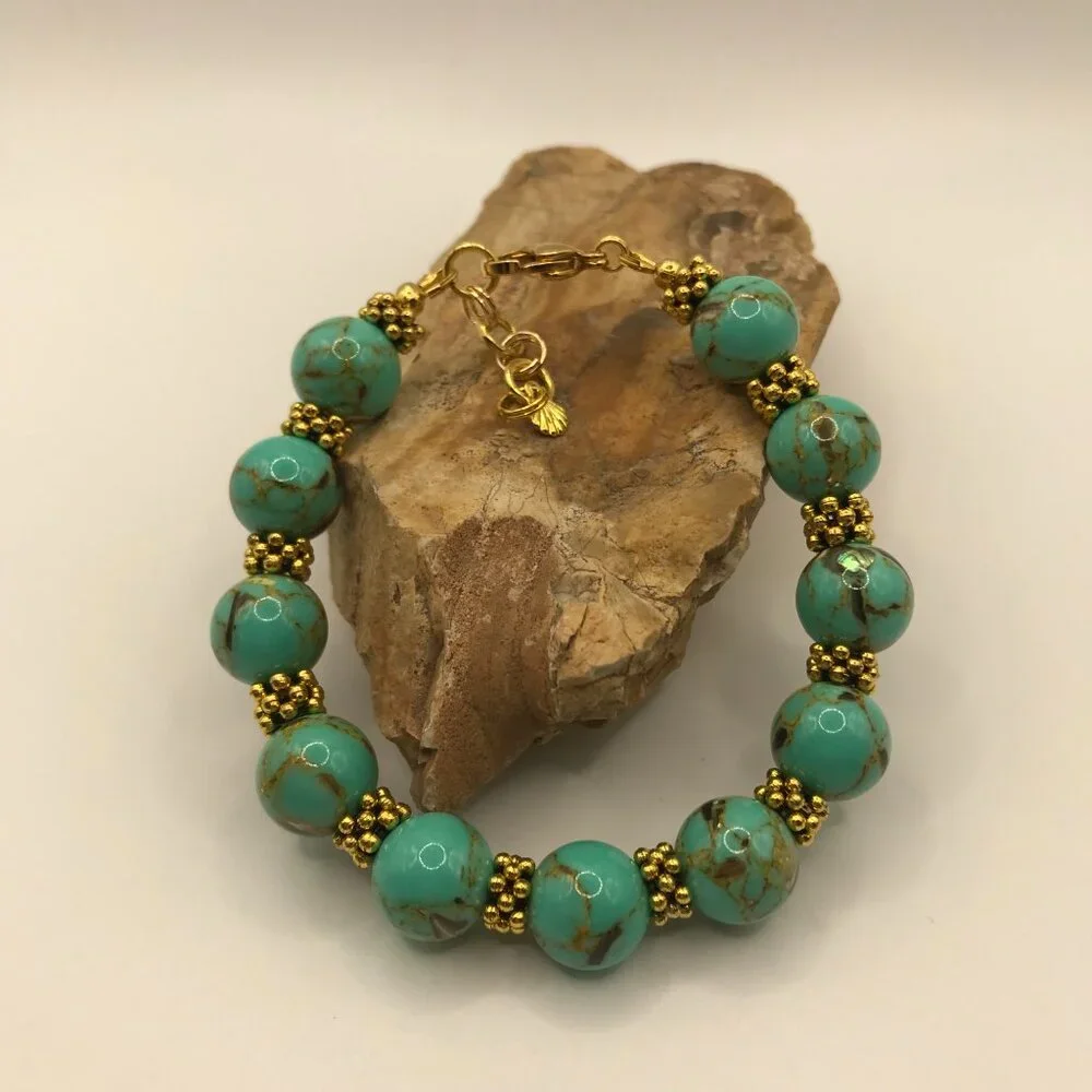 Turquoise Sea Shell Beaded Bracelet with large Stainless Steel Gold Plated Clasp